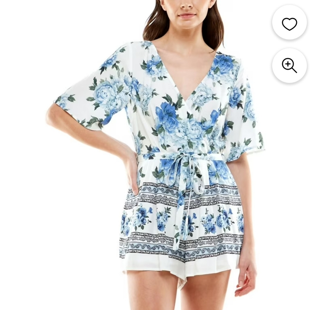 TRIXXI Clothing Company sizeM Stunning Blue & White Floral Romper Shorts Lined